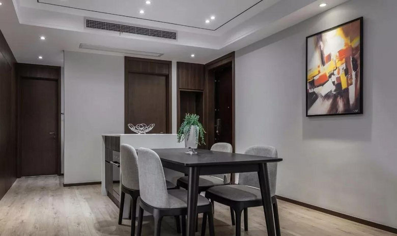 【作品赏析】——93平现代二居室,主卧包含衣帽间,十分宽敞