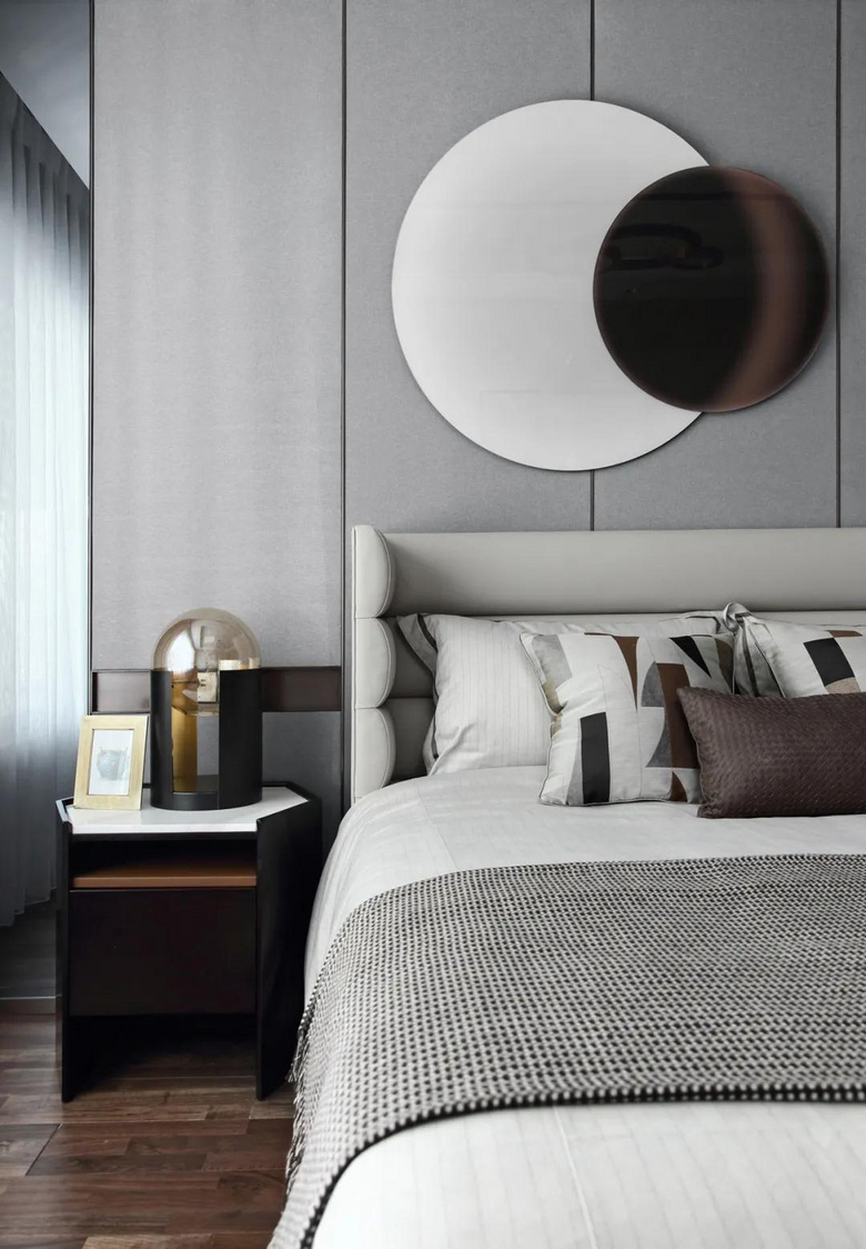 【作品赏析】——199㎡现代复式,氛围优雅华丽,稳重低奢的气质