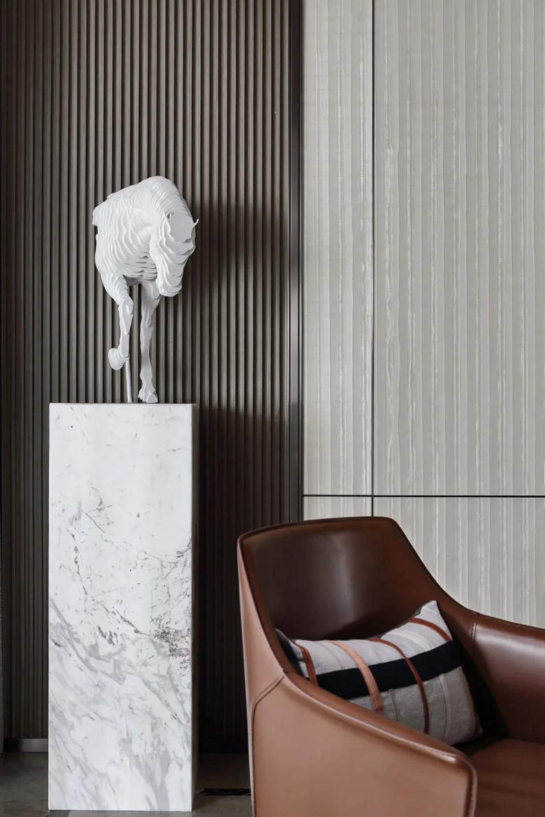 【作品赏析】——199㎡现代复式,氛围优雅华丽,稳重低奢的气质