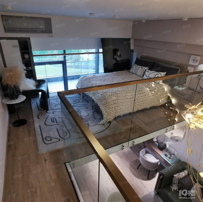 比邻宋城，银泰加持，蓝城品质，私人管家服务，一线江景