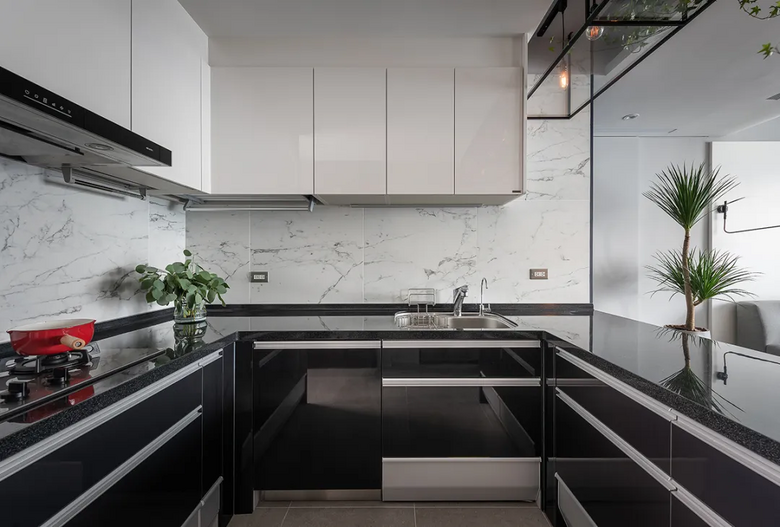 ����40 ����լ������83�O�������ӣ�����ϵ�߼��Һ����ʸ�