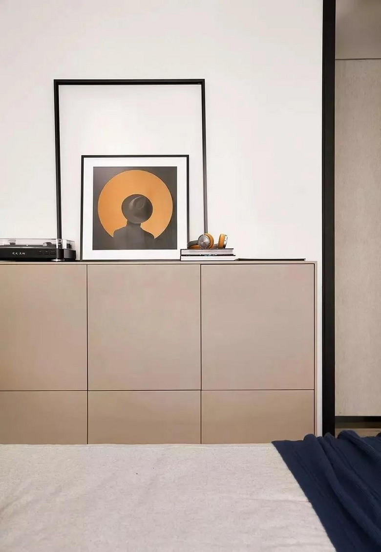 ����Ʒ����������90�����131�O�鷿���ִ����أ���������ζ