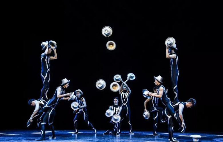 即将上演听交响看杂技