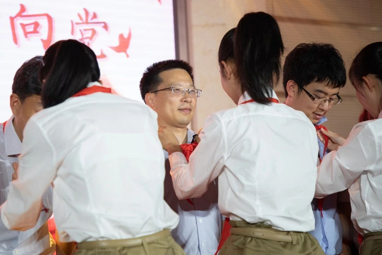 百歌爭流 童心向黨——建蘭中學七年級唱紅歌主題活動
