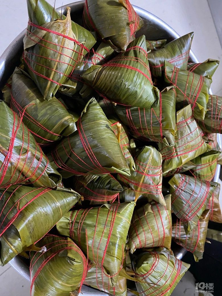 一天订出上万只粽子这家杭城老字号节前一粽难求