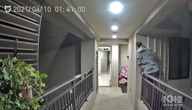 杭城28楼住户失窃,一查监控惊出冷汗:这是谁?居然胆子这么大