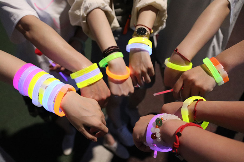 ��ȼ������ȫԱ������׷���ߡ���2021���������װ��ӫ��ҹ�ܻ���