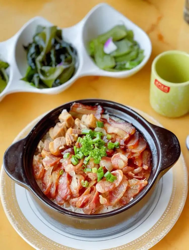 现捞深水虾招牌煲仔饭闺蜜三人打卡澳门豆捞一结账才168