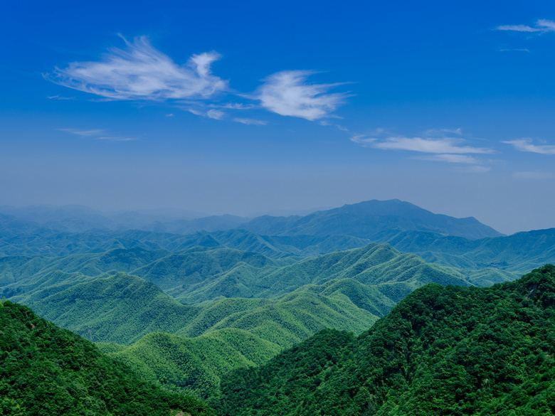 灵溪山景区海拔730米玻璃观光平台,视线几乎无遮挡一览众山小