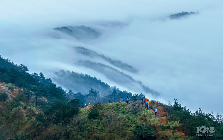 登高太子尖赏浙皖两地绝美景色