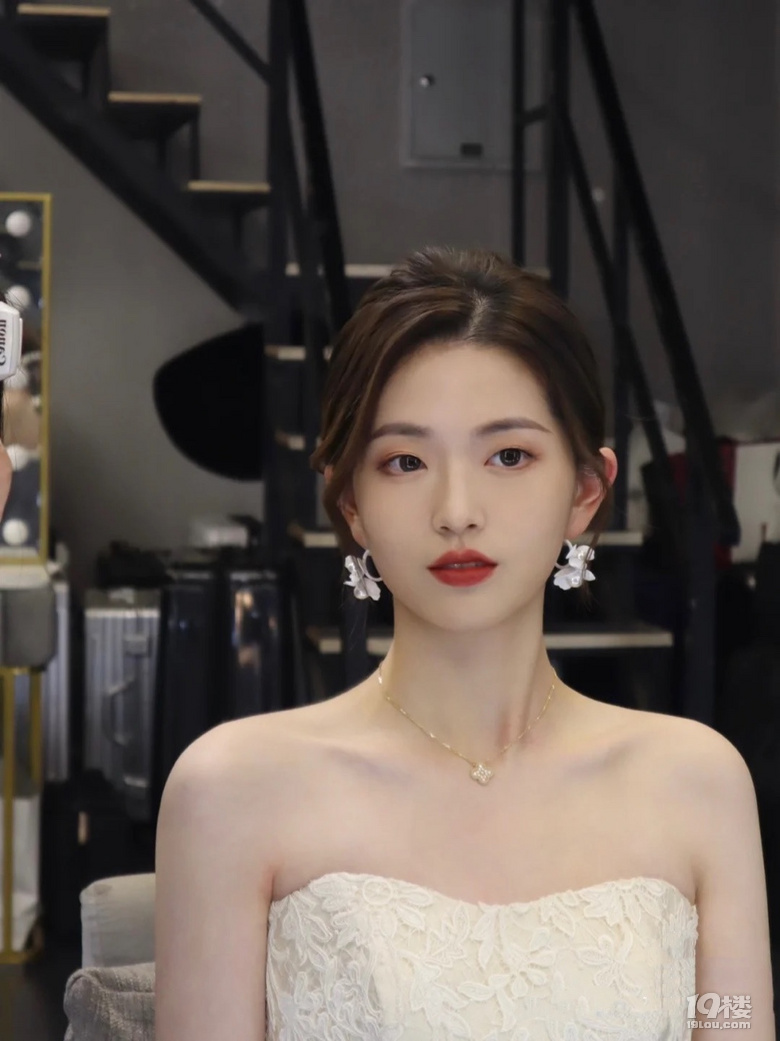 婚礼跟妆师