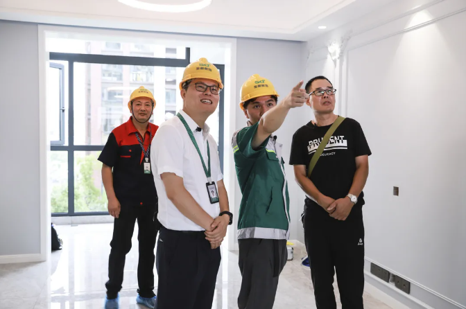 �������¹��ء���ͻ�һ�����չ��أ�������ʵ��ʥ��Ʒ��