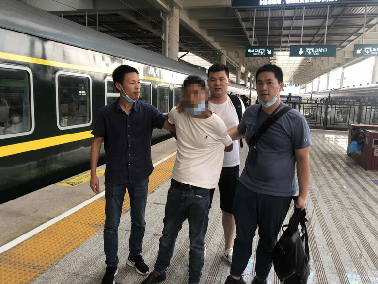 杭州一户人家价值数十万玉石被盗！一看监控惊了……