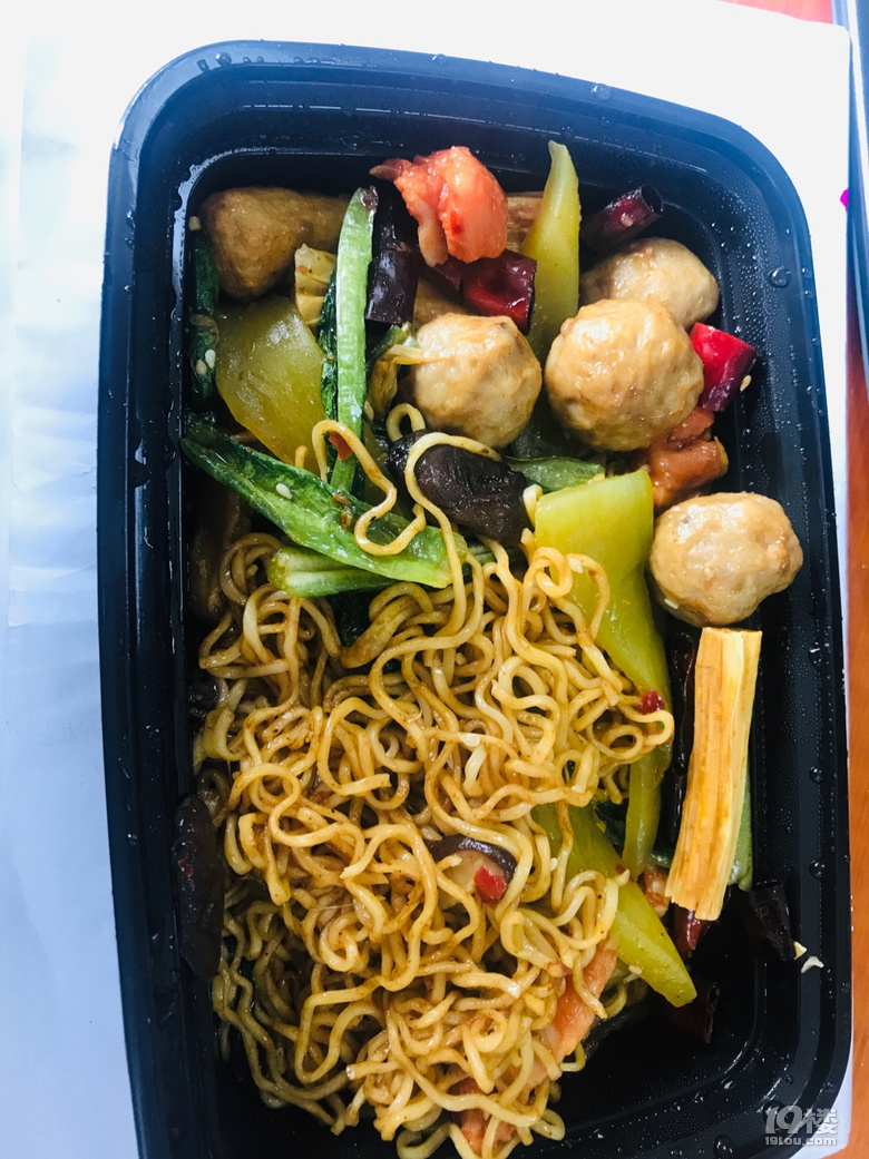 干锅方便面与水煮方便面