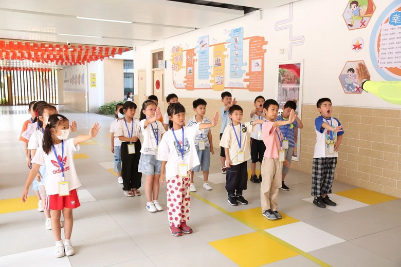 試點(diǎn)先行,暖心托管,幸福河小學(xué)暑期托管第二期開(kāi)班!