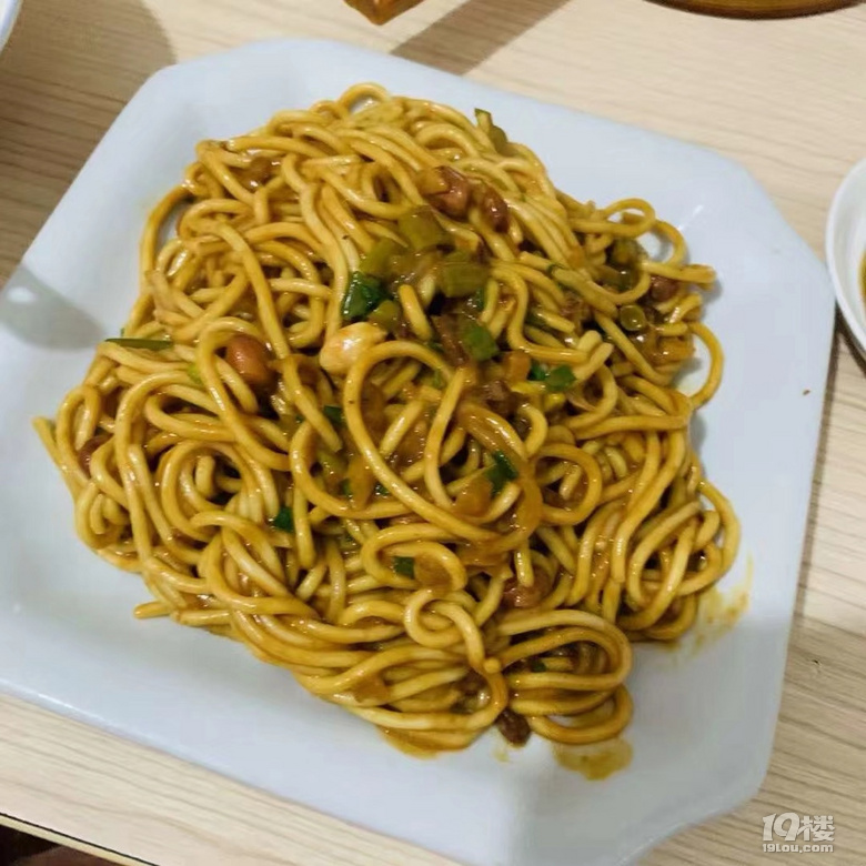 好久没吃吃起来格外香[表情]