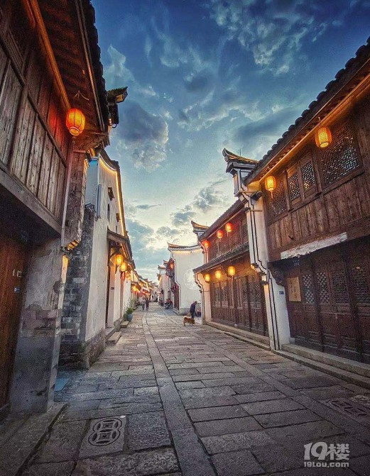 古代时辰里小城夏日长