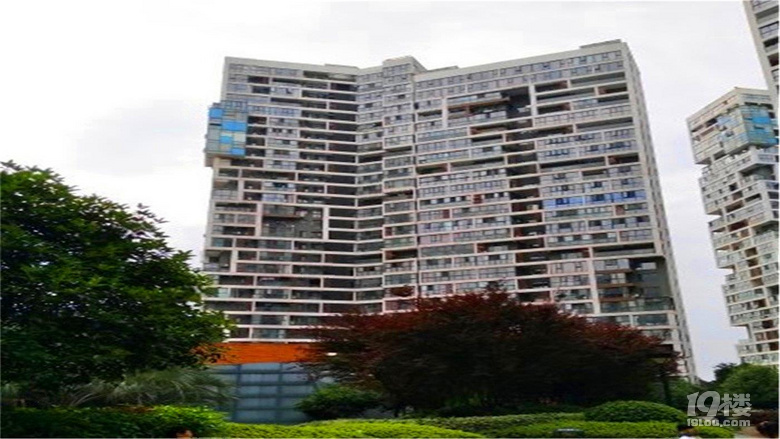 三花国际大厦 彭埠地铁口 火车东站 精装修loft