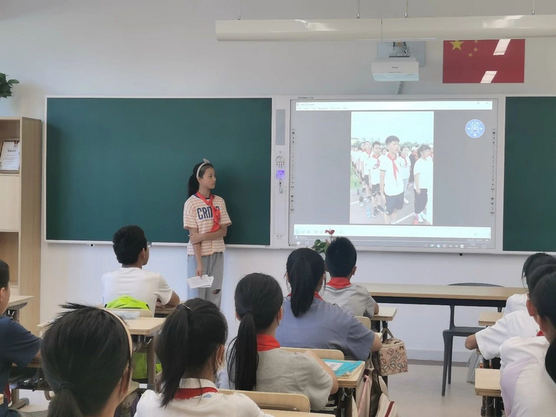 华师大附校初一年级“开学第一课”剪影