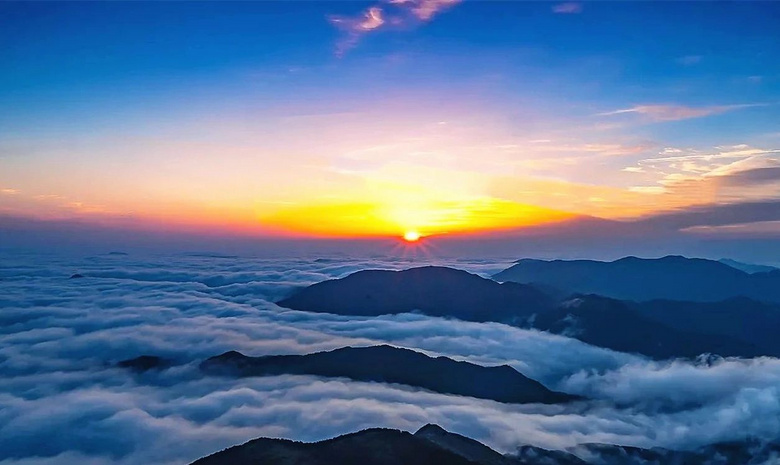 浙江有座藏在大山里的“小香港”,一半江南一半歐洲