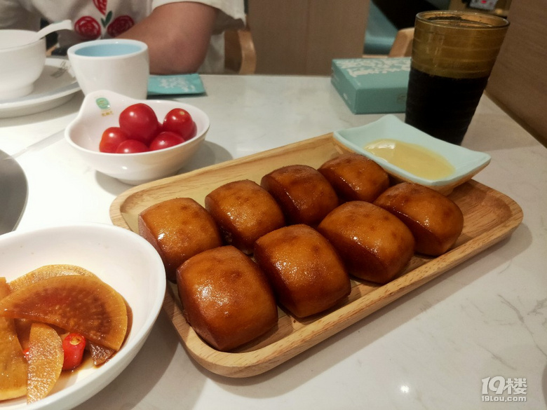杭鍋兒大骨頭,吃到扶墻