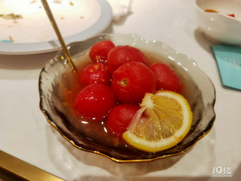 杭鍋兒大骨頭,吃到扶墻
