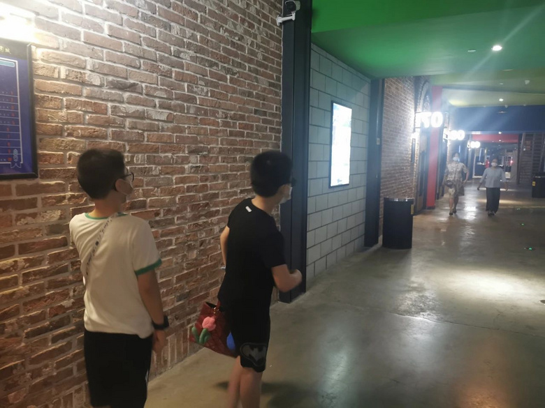 孩子去哪儿了？杭州昨日一幕刷屏：空荡荡……