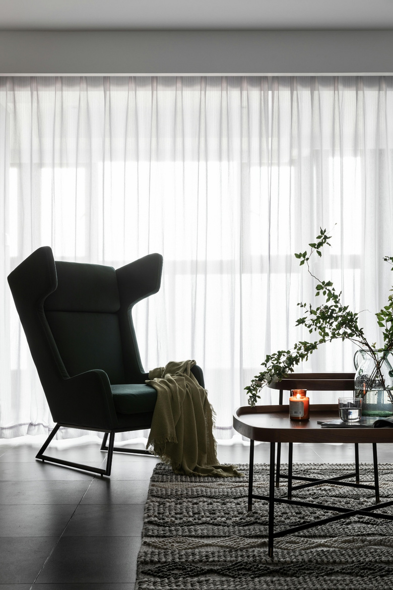 143�O�ִ���Լ���ռ���ɫ��������Ȼɫ��ʵľ��ײ���˾ӵ��¶�