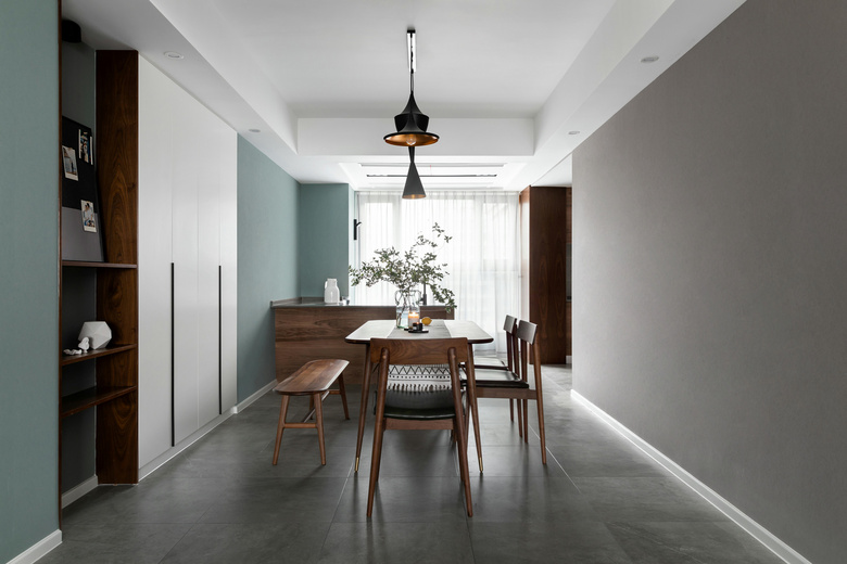 143㎡现代简约,空间冷色基调,自然色和实木碰撞出宜居的温度