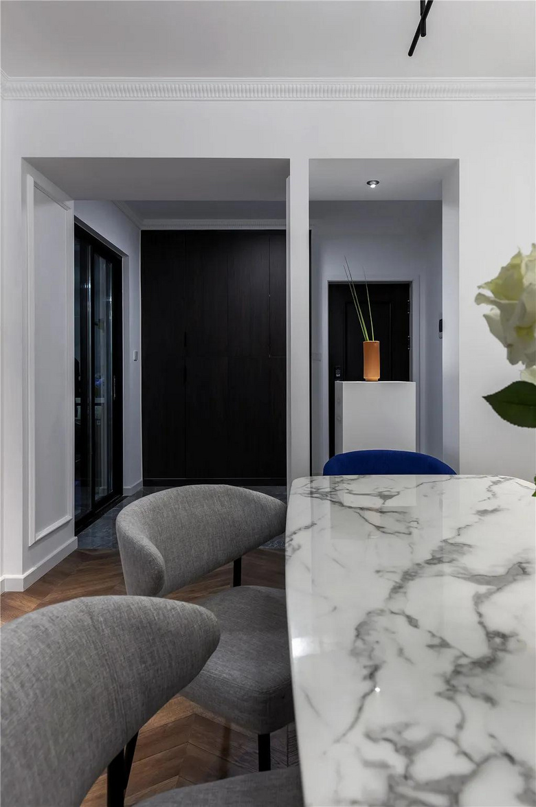 130㎡现代简雅风,营造出高级优雅的时尚与档次感