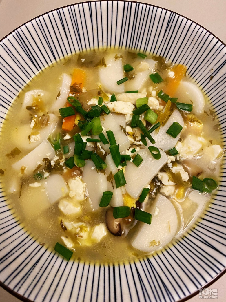 凭着记忆,烧一份嵊州豆腐年糕汤