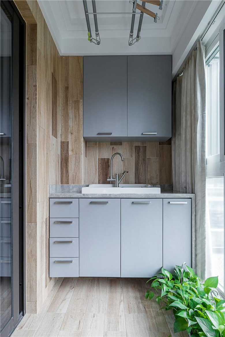 127�O�ִ����֣�Ѥ��ɫ�ʻ滭����������ֲ�������ռ����շ緶