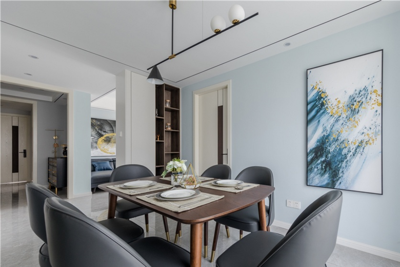 107�O��ŷ��������ң�ͨ͸�γ��Ŀռ䣬�޾����������ſ�