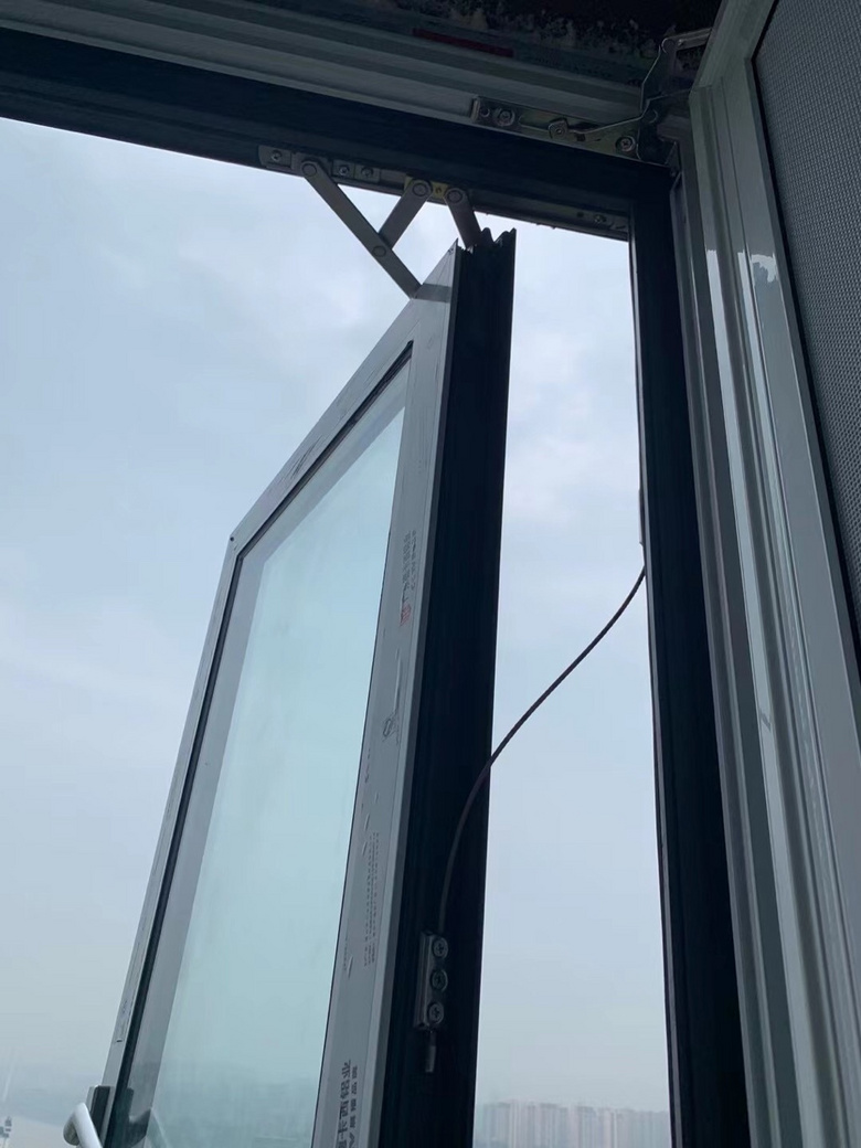 大阳台108断桥窗纱一体大落地平开窗