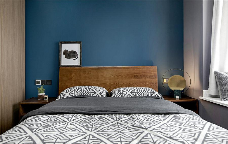 126㎡轻奢风,冷峻的黑白灰邂逅温暖的木色,知性美感互融合