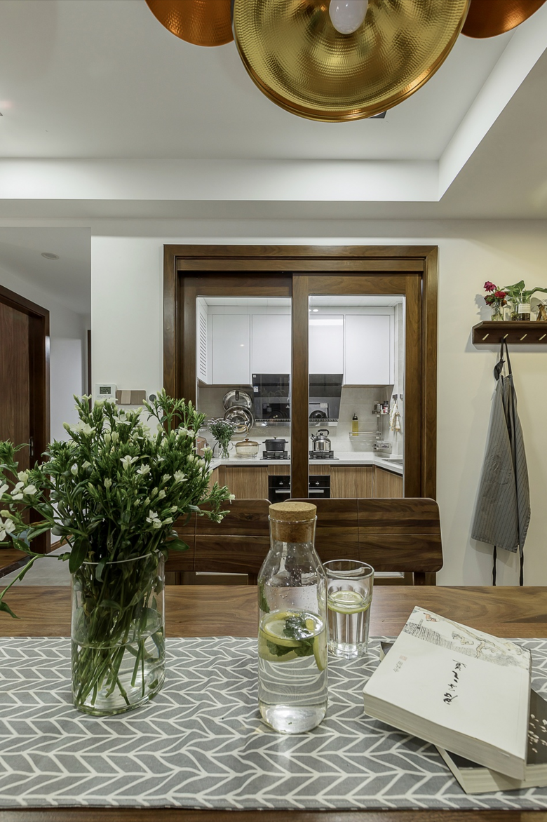 把家装修成森林是一种什么体验?140㎡北欧原木风,绿植生机满满