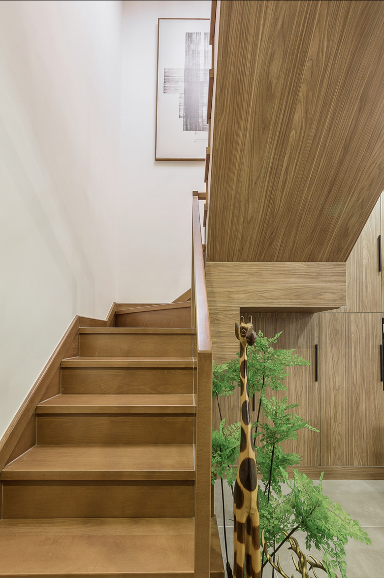 把家装修成森林是一种什么体验?140㎡北欧原木风,绿植生机满满