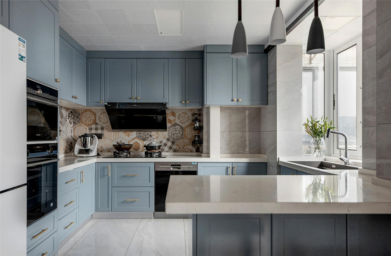 142�O���磬�ռ��Իһ�ɫΪ��ɫ���������ɫƤ��ɳ��