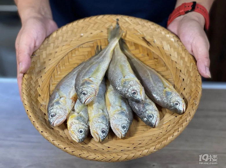 香!酥!鮮!饞哭辦公室的舟山魚(yú)酥現(xiàn)捕現(xiàn)做,59.9元4袋超值