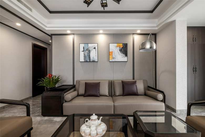 118�O����ʽ�磬�����ʸе���װ�����Ϻ�ɫ�����������й���