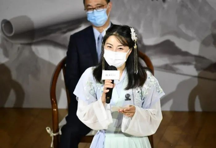 今日份的瓜丨雪梨、林珊珊道歉并将暂停直播，张杰回应演唱会手部