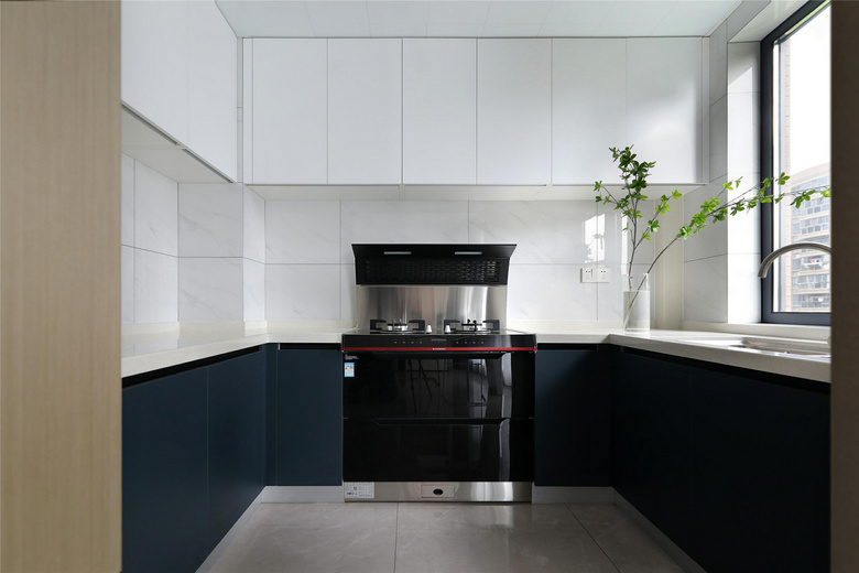 134�O�ִ��磬Ӳװľ��դ��������װ���ӳȺ�ɫ���ڼ�Լ����Ծ