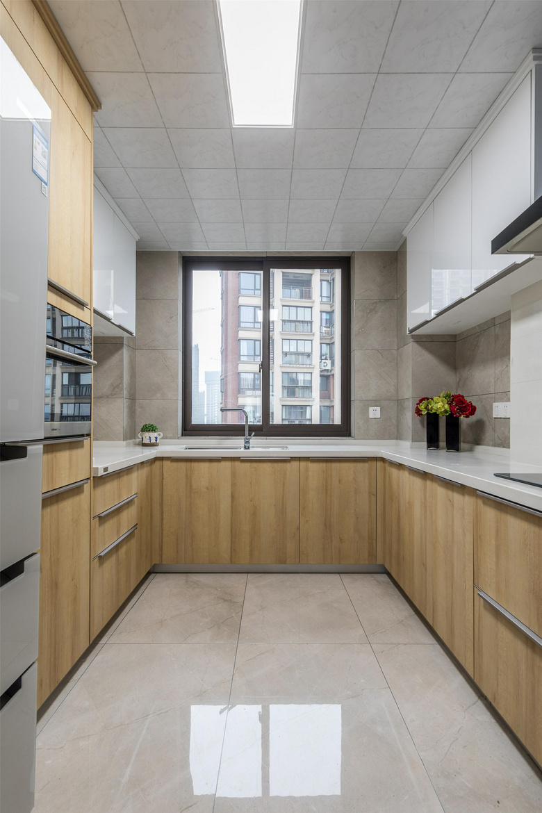 �ÿ���330�O��ŷ����Ծ�㣬��Ľ����