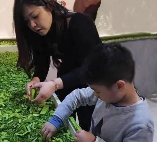 遇見(jiàn)校長(zhǎng)|幼兒園園長(zhǎng)張玲華:陪伴孩子,傾聽(tīng)孩子,喚醒孩子