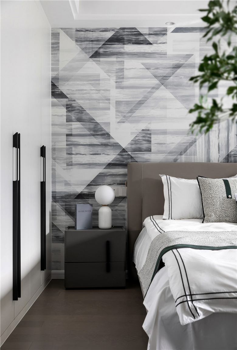 130�O�ִ����ݷ磬�������ʦ��ν����ǽλ�ò�����������