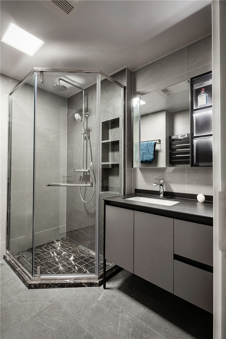 130�O�ִ����ݷ磬�������ʦ��ν����ǽλ�ò�����������