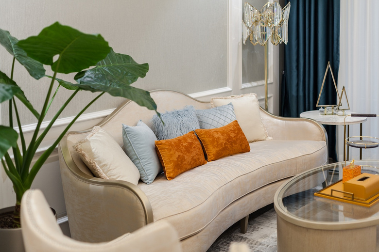 180�O������ɫ���Σ�ʵ�����������