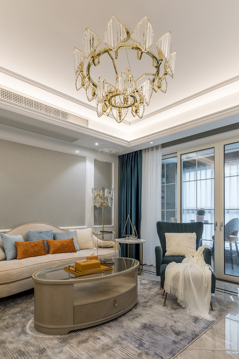 180�O������ɫ���Σ�ʵ�����������