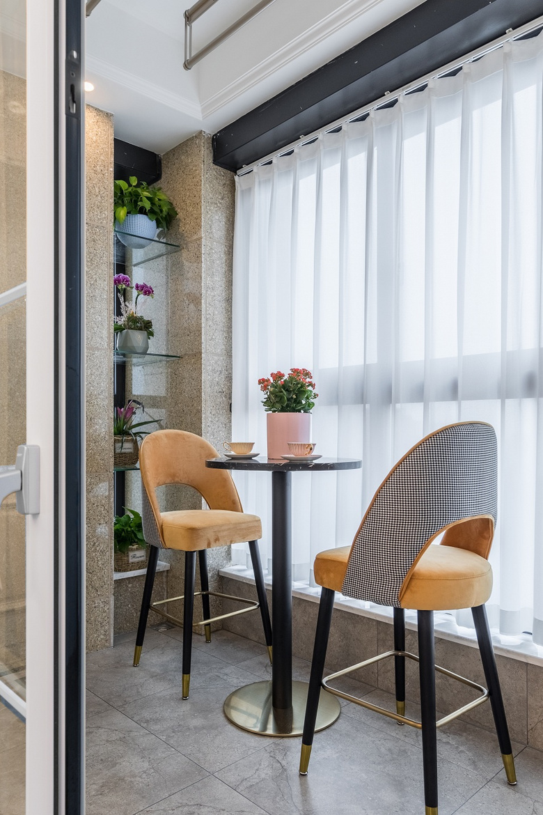 180�O������ɫ���Σ�ʵ�����������