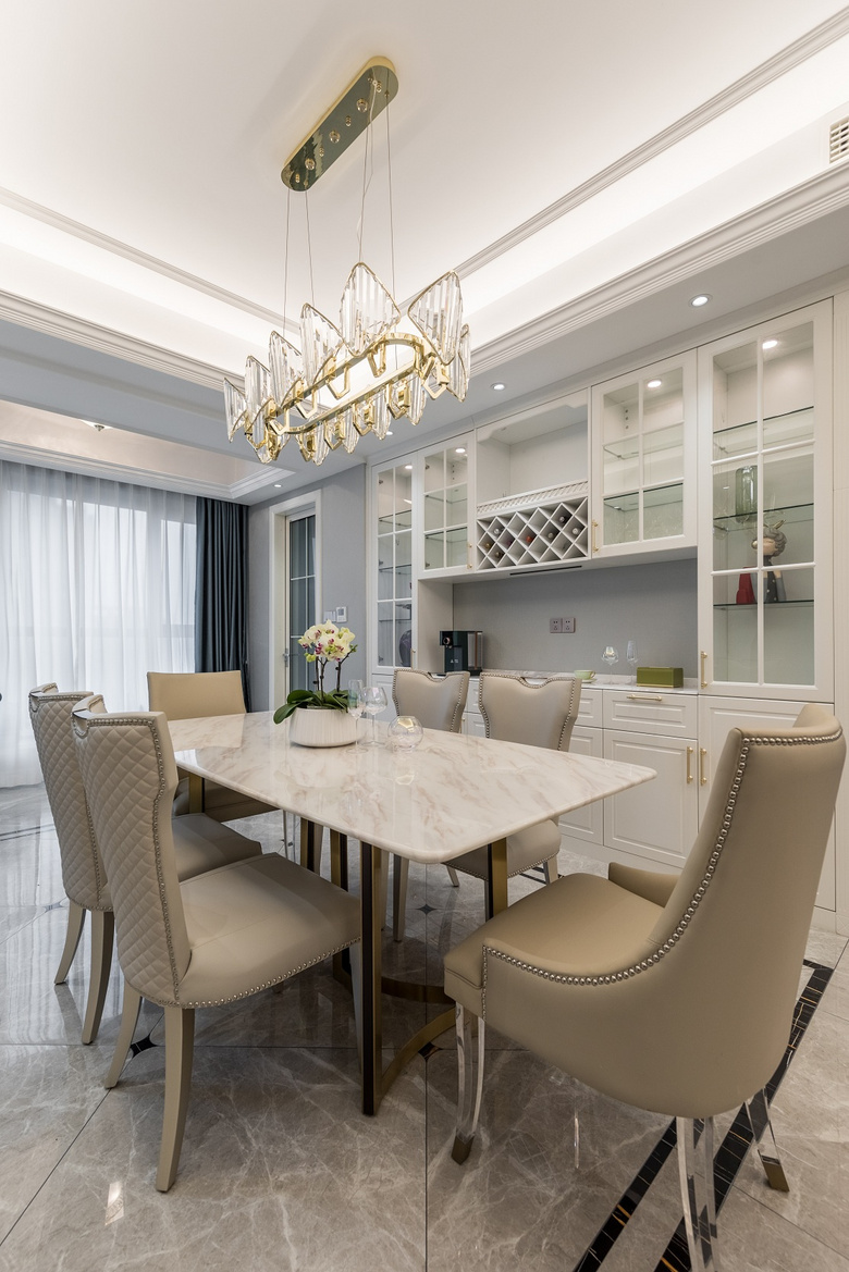 180�O������ɫ���Σ�ʵ�����������